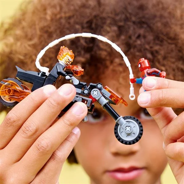 Конструктор LEGO Людина-павук vs Примарний вершник 72 деталі пластик різнобарвний