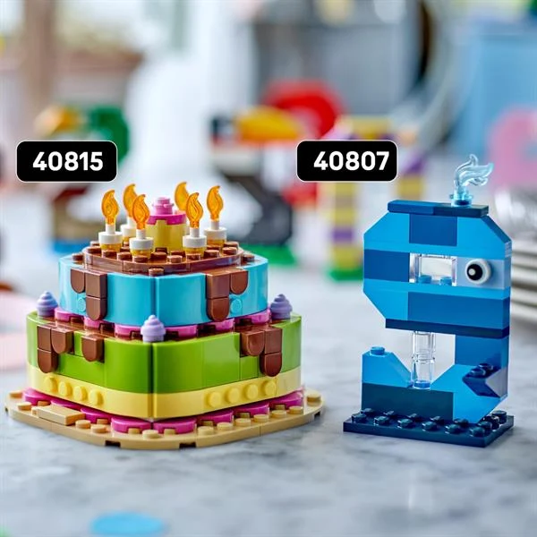 Конструктор LEGO Торт на день народження 219 деталей пластик різнобарвний